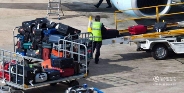 22寸的行李箱可以随身带上飞机吗?